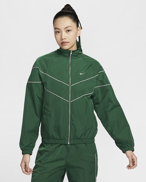 Nike Windrunner Women's Loose UV Woven Full-Zip Jacket. Nike IN Nike Rain Jacket, Nike Windrunner, Casual Pants Style, Jacket Nike, Woven Jacket, Nike Green, Pants Style, Green Jacket, Zip Jacket