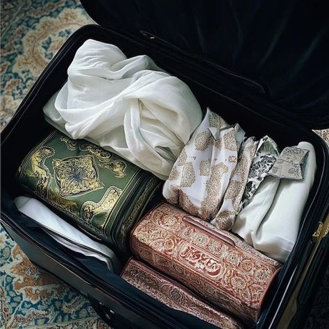 Planning for Umrah? Learn how many abayas to pack for Umrah, what type suits the weather and essential tips for comfort during your pilgrimage. Stay prepared! https://abayahijabavenue.pk/how-many-abayas-to-pack-for-umrah/ What Type, Pilgrimage, How Many, How To Plan, Quick Saves