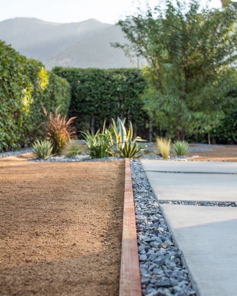 Desert Backyard, Xeriscape Landscaping, California Backyard, Decomposed Granite, Casa Exterior, Backyard Inspo, Landscaping Company, Small Backyard Patio, Beautiful Backyards