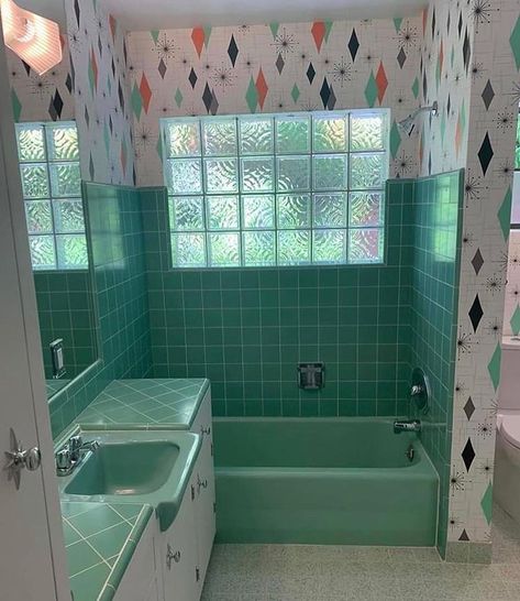 Jason Franklin on Instagram: “Revisiting this epic Palm Springs bathroom renovation. The tile work, mint green fixtures and wallpaper look incredible together. Thank you…” Atomic Ranch Bathroom, Mint Tile Bathroom, Mint Green Tile Bathroom, Palm Springs Bathroom, 50s Bathroom, 1950s Bathroom, Mint Bathroom, Green Tile Bathroom, Atomic Ranch