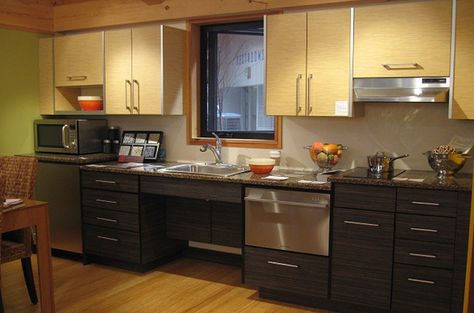 FabCab Builds Universal Design Prefabs for “Aging in Place” Accessible Kitchen, Innovation Architecture, Tiny House Nation, Prefab Cabins, Accessible Bathroom, Seattle Homes, L Shaped Kitchen, Types Of Cabinets, Aging In Place