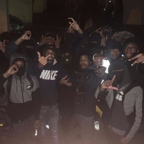 Gang Pfps For Discord, Southside Gang Sign, Street Gang Aesthetic, Roadman Slang, Gang Photos, Gang Photo, Gang Pics, Usernames For Instagram, Hard Fits