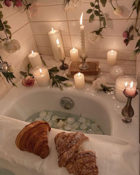 Bath Aesthetic, Tub Ideas, Dream Bath, Bath Tray, Cream Aesthetic, Bath Girls, Relaxing Bath, December 13, Bath House