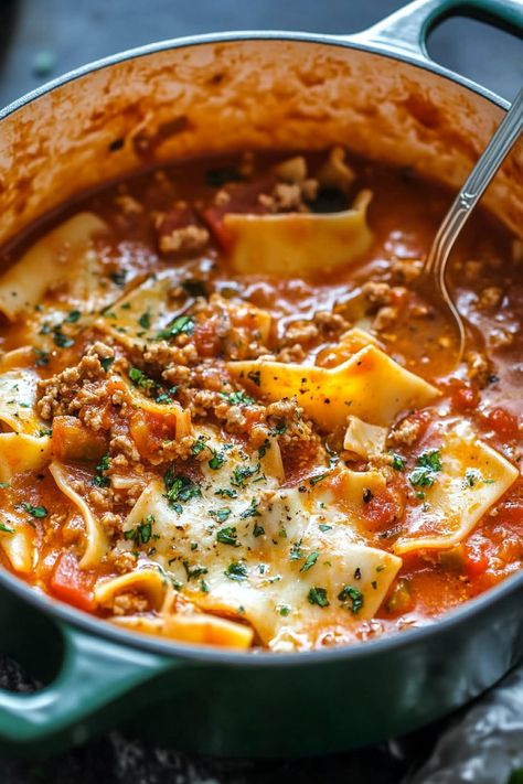 Warm Soup Recipes, Cauliflower Casserole Recipes, Lasagna Soup Recipe, Traditional Lasagna, Pot Lasagna, Classic Lasagna, Points Recipes, Cauliflower Casserole, Lasagna Soup