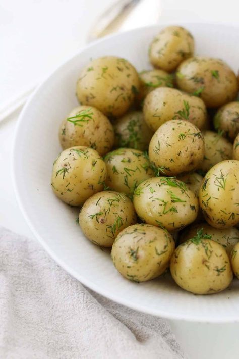 Buttery, herby and perfectly seasoned, these simple yet flavorful Swedish Dill Potatoes are the ideal compliment to all of your summer meals. Swedish Potatoes Recipes, Swedish Potatoes, Pickled Herring, Virgin Diet, Dill Potatoes, Cured Salmon, Lemon Dill, Summer Meals, Swedish Recipes