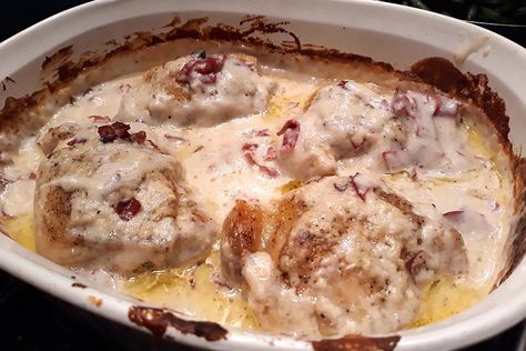 Dried Beef Recipes, Company Chicken, Baked Chicken Recipe, Dried Beef, Chipped Beef, Baking Measurements, Beef Casserole, Chicken Recipes Casserole, Baked Chicken Recipes