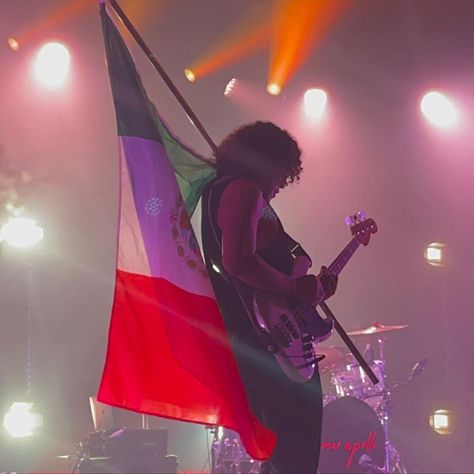 #concert #mexico #latina #latino #mexicanflag #live #music #guitarist #musician #omarapollo #omar #desvelladotour #tour #livemusic #latinolove #aesthetic #photography #concertphotography Latino 90s Aesthetic, Latin Pop Aesthetic, Spanish Aesthetic Playlist Cover, Mexican Rock Aesthetic, Latin Music Playlist Cover, Latina Playlist Cover, Latino Playlist Cover, Spanish Music Playlist Cover, Latin Playlist Cover