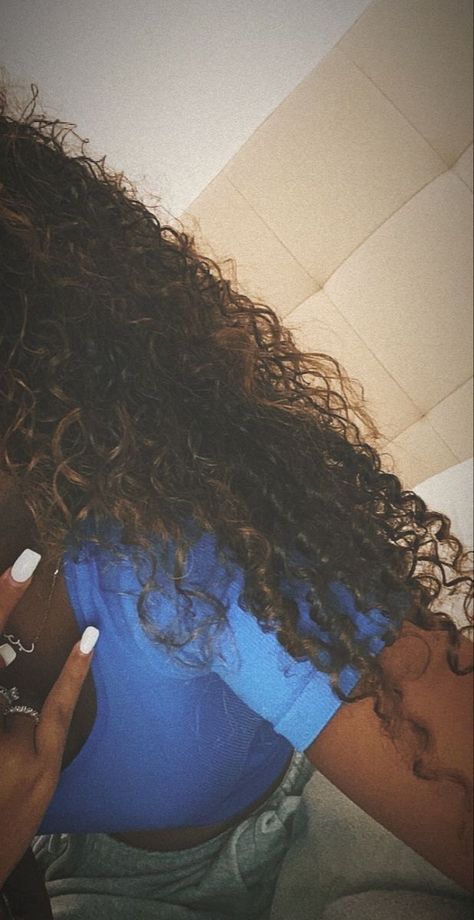 Mixed Curly Hair, Zara Drip, Fake Account, Photo Insta, Curly Hair Care, Hair Photo, Dream Hair, Pretty Selfies, Afro Hairstyles