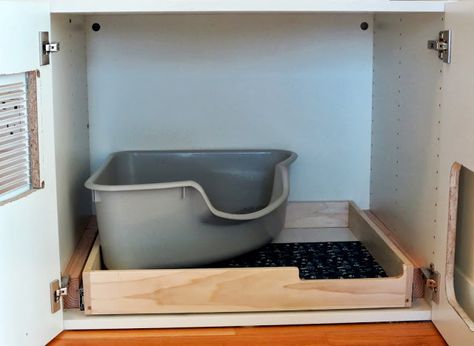 IKEA Hackers: AKURUM Cat Litter Box + EXPEDIT Office Storage. I would give door more ventilation, and provide 2 escapes if multicat home:) #cats #CatLitterBox #litter Multicat Litter Box Ideas, Litterbox Ideas, Cat Litter Cabinet, Hackers Ikea, Diy Litter Box, Enclosed Litter Box, Cat Bathroom, Hidden Litter Boxes, Top Of Refrigerator