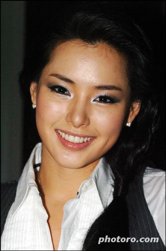 Honey Lee, Miss Korea, Blonde Hair Inspiration, Barbara Palvin, Just Breathe, Asian Actors, Smokey Eye, So Pretty, Pretty Woman