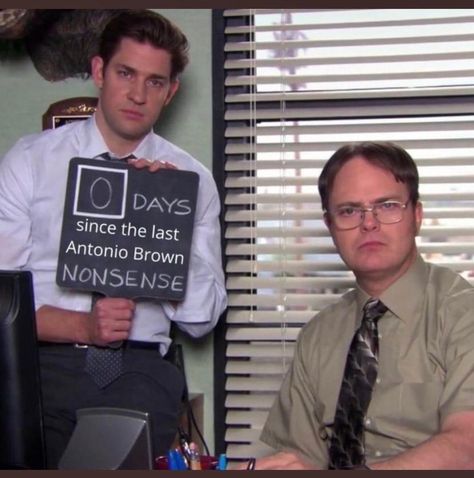 Happy Crying, The Office Jim, The Office Characters, The Office Dwight, The Office Show, Jim Halpert, Office Memes, Office Wallpaper, Dwight Schrute