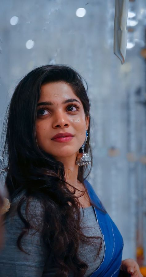 Divyabharathi Hd Images, Rashamika Photo, Divya Bharathi Tamil Actress, Divya Bharathi, Actress Hairstyles, Love Couple Photo, Actors Images, Couples Poses For Pictures, Actor Photo