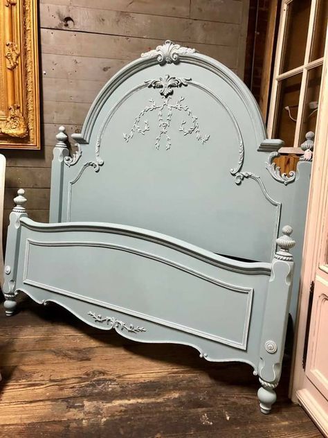 Painted Antique Headboard, Antique Bedframe Ideas, Antique Bed Makeover, Old Money Bed Frame, Fancy Bed Frame, Vintage Bed Frame Wooden, Vintage Bedframe, French Bed Frame, Ornate Bed