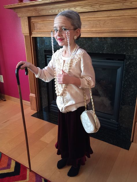 100th Day of School! Old lady makeup, peals, glasses, walking cane, grey hair in a low bun, and long velvet skirt.... Old People Costume, Old Lady Makeup, Old Lady Dress, Lady Makeup, Homecoming Spirit Week, 100 Day Of School Project, Old Lady Costume, School Event Dress, School Costume