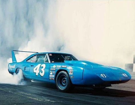 Richard Petty's 1970 Plymouth Roadrunner Superbird #43. Racing Wallpaper, Plymouth Superbird, Dodge Daytona, Richard Petty, Mopar Cars, Mopar Muscle Cars, King Richard, Custom Muscle Cars, Sport Automobile