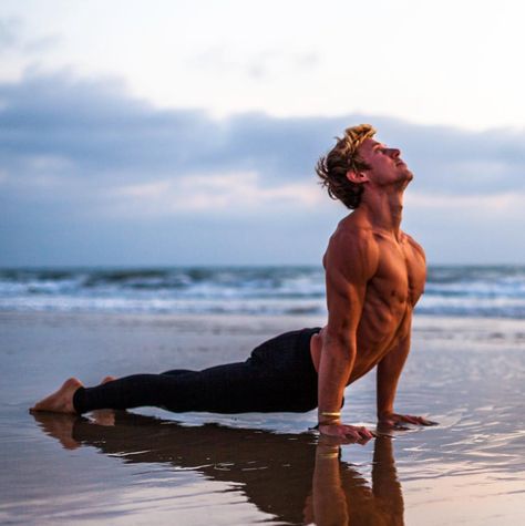 @joshkrameryoga in The Graphic Warrior Compression Pant #yoga #inspiration #aloyoga Photo Yoga, Fat Burning Yoga, Yoga Relaxation, Arte Yoga, Yoga Poses For Men, Beautiful Yoga Poses, Upward Facing Dog, Yoga Aesthetic, Bikram Yoga