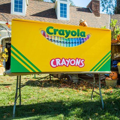 Giant Crayon Box Diy, Giant Crayon, Crayon Costume, Colorful Costume, Parade Ideas, Get Ready For Halloween, Holiday Parades, Glue Painting, Crayola Crayons