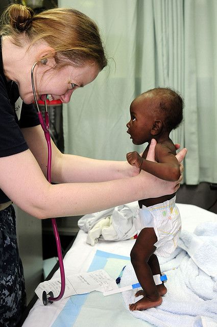 Examining Haitian Child Aboard USNS Comfort by US Navy, via Flickr #changeyourcaliber Muzică Rock, Selamat Hari Valentine, Medical Missions, Nurse Aesthetic, Mission Work, Future Jobs, Missions Trip, School Inspiration, School Motivation