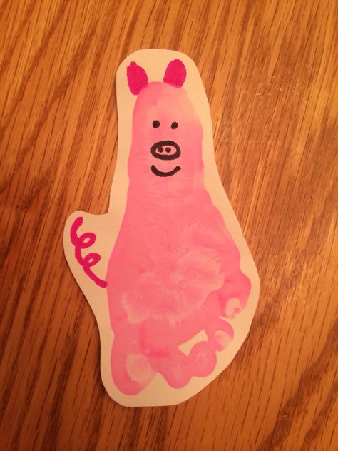 Footprint pig Pig Art Project, Farm Animal Crafts, Farm Craft, Pig Crafts, Footprint Crafts, Baby Art Projects, Toddler Art Projects, Pink Crafts, Toddler Arts And Crafts