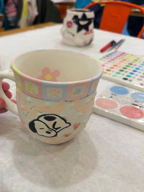 Harry Styles Inspired Pottery Painting, Color Me Mine Date, Snoopy Pottery Painting, Color Me Mine Inspiration, Color Me Mine Mug, Cat Pottery Painting, Color Me Mine Ideas Mugs, Snoopy Pottery, Pottery Painting Date