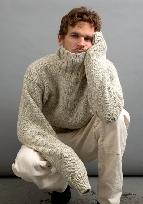 Jumper Outfit Men, Male Sweaters, Male Portraits, Modern Folk, Mens Knit, Jumper Style, Jumper Outfit, Mens Editorial, Men Photoshoot