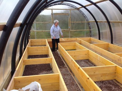 Poly Tunnel, Potted Fruit Trees, Range Design, Diy Greenhouse Plans, Spanish Garden, Homesteading Ideas, Eco Garden, House Outer Design, Greenhouse Interiors