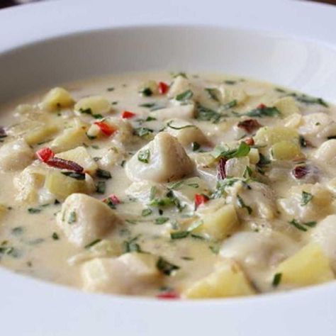 Chef John's recipe for bay scallop chowder is packed with bacon, potatoes, scallops, and just the right amount of heat. Scallop Chowder, Bay Scallop Recipes, Soup Swap, Chef John Recipes, Frozen Scallops, Baked Scallops, Fish Chowder, Cooking Fish, Bacon Soup