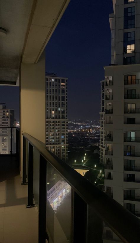 Nighttime Aesthetic, City View Apartment, Apartment View, Future Apartment, Dream Apartment, Night Aesthetic, City Aesthetic, Dream House Decor, House Inspo