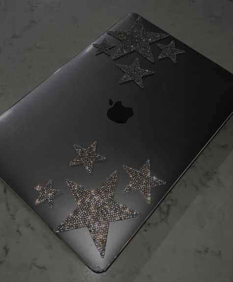 Bedazzled Laptop, Computer Case Aesthetic, Macbook Case Ideas, Decorated Laptop, Iphone Inspiration, Macbook Accessories, Alphabet Tattoo Designs, Laptop Decoration, Mini Mirror