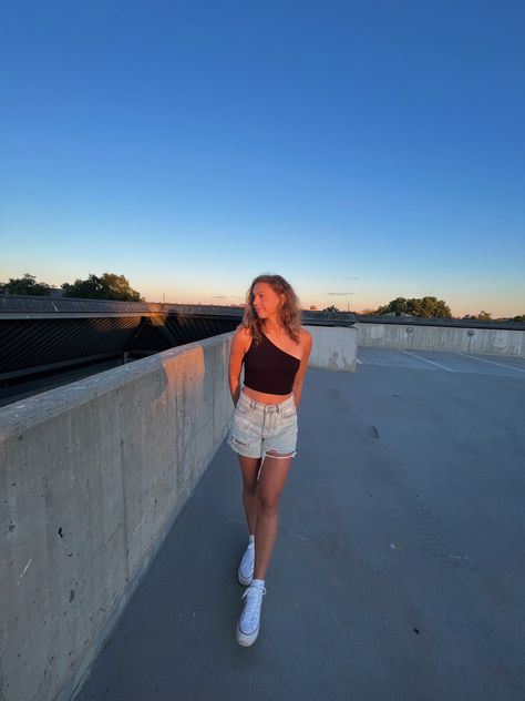 Pictures In Parking Garage, Insta Photo Ideas Parking Garage, Rooftop Parking Lot Photoshoot, Parking Ramp Photoshoot, Garage Rooftop Photoshoot, Top Of Parking Garage Photoshoot, Rooftop Picture Ideas, Car Garage Photoshoot, Car Park Pics