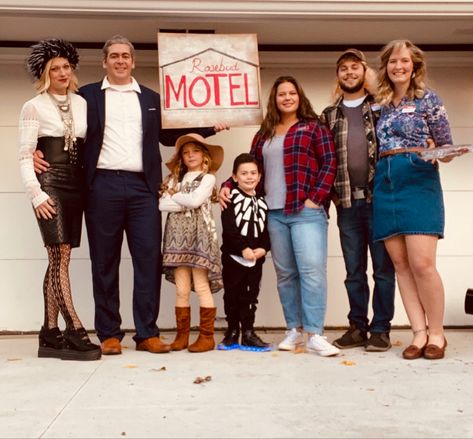 Schitt’s Creek Halloween Costume, Schitts Creek Family Costume, Schitts Creek Costumes, Schitts Creek Halloween Costume, Schitts Creek Costume, Schitt's Creek, Schitts Creek, Group Halloween Costumes, Family Costumes