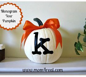 Monogrammed Pumpkin :: use mini pumpkins and names as place cards Friday Halloween, Monogram Pumpkin, The Letter K, Pumpkin Monogram, Shirt Tutorial, Fall Deco, Autumn Decorating, Pumpkin Crafts, Easy Fall