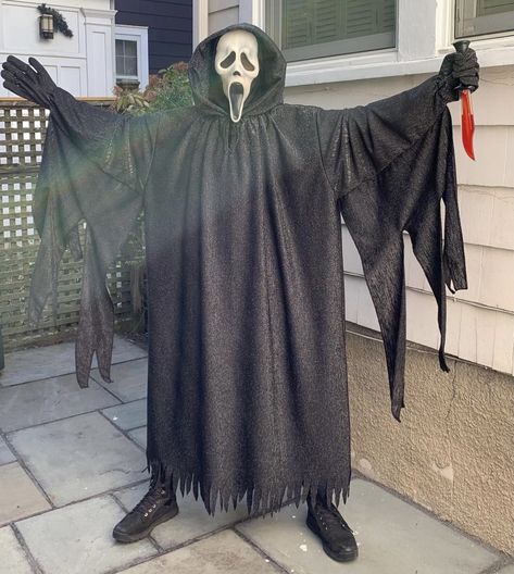 Halloween Costumes Gosthface, Scream Ghostface Costume, Diy Scream Costume, Ghostface Costume Man, Ghostface Costume Guy, Scary Movie Ghostface, Ghost Face Scary Movie, Ghostface Costume, Scream Costume