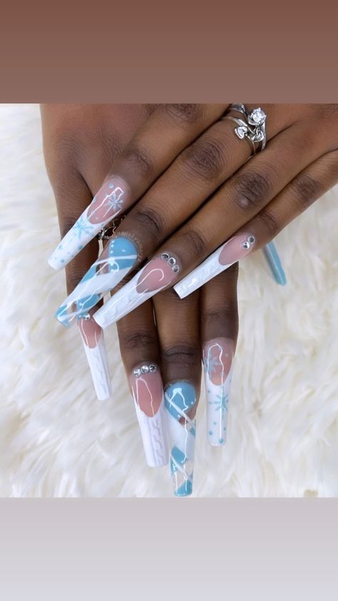 winter wonderland/ christmas theme nails Winter Coffin Acrylic Nails, Winter Wonderland Nail Designs, Winter Wonderland Nails Acrylic, Winter Wonderland Christmas Theme, Winter Theme Nails, Holiday Nails Blue, Christmas Theme Nails, Winter Themed Nails, Heart Nails Tutorial