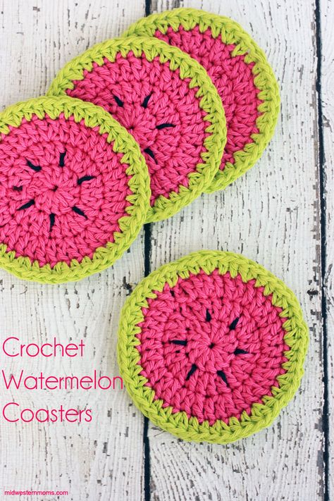 Crochet Watermelon Coasters! Perfect for summertime! Free crochet coaster pattern! Watermelon Coasters, Crochet Watermelon, Crochet Coasters Free Pattern, Dishcloth Crochet Pattern, Crochet Coaster Pattern, Crochet Coaster, Dishcloth Pattern, Crochet Dishcloths, Crochet Coasters