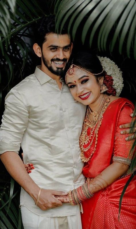 Shaadi Photography, Marriage Poses, Indian Wedding Poses, Groom Photoshoot, Indian Wedding Photography Couples, Couple Wedding Dress, Indian Wedding Couple Photography, Indian Wedding Couple, Wedding Photoshoot Poses