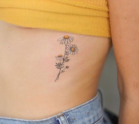 Chamomile Flower Tattoo, Daisy Tattoo Meaning, Small Daisy Tattoo, Hannah Tattoo, Daisy Tattoo Designs, Daisy Flower Tattoos, Tattoo Family, Chamomile Flower, Coffee Tattoos