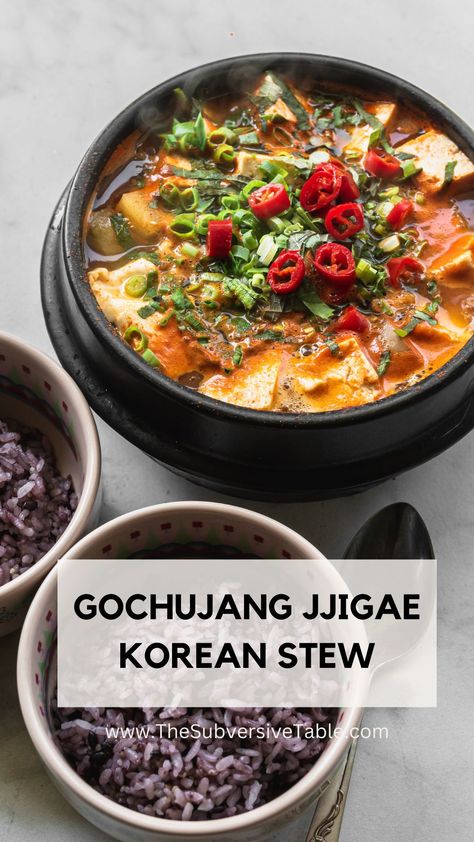 Black clay pot filled with Korean Gochujang Jjigae Soup Healthy Gochujang Recipes, Gochujang Vegetarian, Gochujang Jjigae, Sundubu Jjigae Recipe, Korean Stew (jjigae), Korean Chili Paste, Korean Soup, Fusion Dishes, Chilli Paste