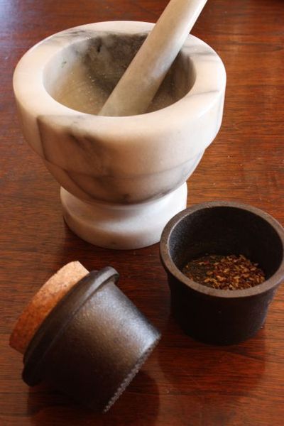 Spice-grinders-3 Scrub At Home, Scrub Recipe Diy, Diy Spa Treatments, Diy Sugar Scrub Recipe, Spice Grinders, Rice Powder, Sugar Scrub Recipe, Diy Body Scrub, Spice Grinder