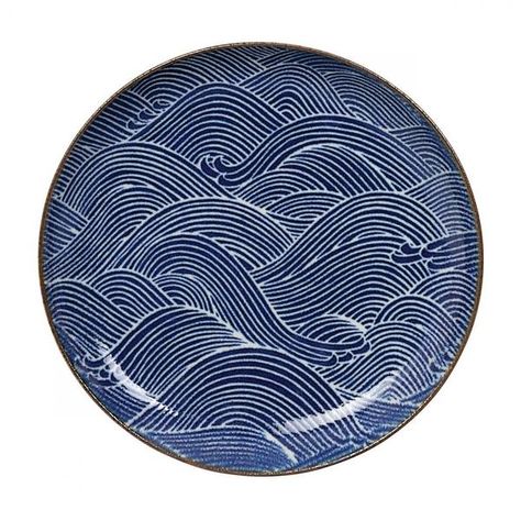 amp; Made in Japan In a rich indigo on crisp white, the Seigaiha collection features beautifully detailed waves in a striking pattern. They are the traditional lucky motif in Japanese symbolism, representative of the boundless ocean, the flow of energy and good fortune. Like the other ‘Fine Patterns’, Burashi and Fleur the Ligne, Seigaiha pieces are made from high quality Japanese porcelain with an elegant matte finish 21.5X3CM This product is microwave resistant Made in Japan Ceramic Plates Designs, Japanese Plates, Tokyo Design, Pottery Painting Designs, Keramik Design, Blue Pottery, Diy Pottery, Ceramics Pottery Art, Plate Art