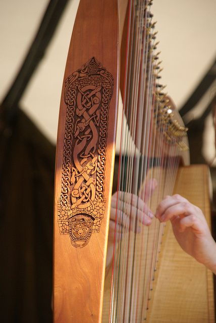 Celtic Harp, A Night At The Opera, Highland Games, Irish Eyes, Harbin, Irish Heritage, Celtic Art, Irish Celtic, Making Music