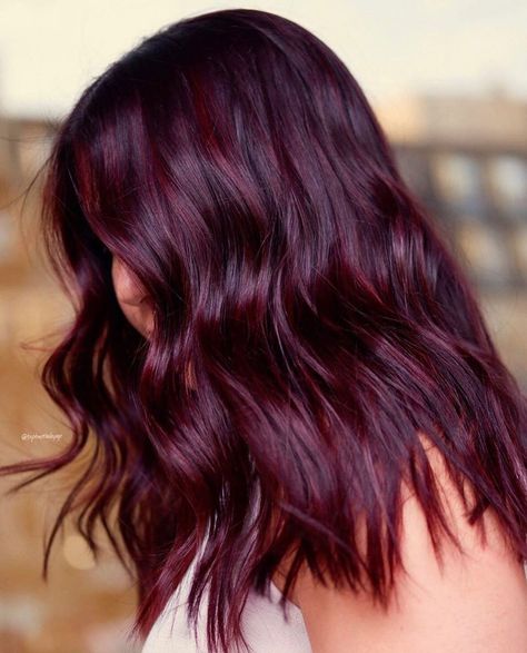 50 Beautiful Burgundy Hairstyles to Consider for 2020 - Hair Adviser Dark Maroon Hair, Burgundy Hair With Highlights, Deep Burgundy Hair, Pelo Color Borgoña, Red Burgundy Hair Color, Pelo Color Vino, Burgundy Red Hair, Dark Burgundy Hair, Black Cherry Hair Color