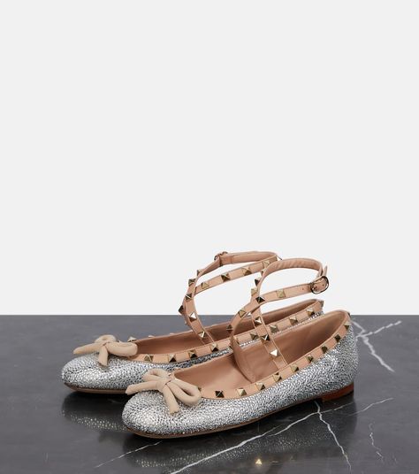 Valentino Ballerina Flats, Valentino Ballet Flats, Valentino Garavani Shoes, Valentino Rockstud, Ballerina Flats, Leather Flats, Sock Shoes, Valentino Garavani, Ballet Shoes