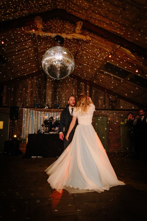 Barn Wedding Lights Ceilings, Discoball Dance Floor Wedding, Wedding Reception Disco Ball, Disco Ball At Wedding, Mirror Ball Wedding Decor, Country Disco Wedding, Disco Ball Wedding Dance Floor, Mirrorball Wedding, Mirror Ball Wedding