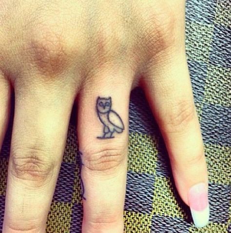 OVO Owl tattoo a fan got. #Drake #OVO #NWTS #Owl Owl Tattoo Wrist, Drake Tattoos, Ovo Owl, Tattoo Guide, Small Quote Tattoos, Small Tattoos With Meaning, Small Tattoos Simple, Small Wrist Tattoos, Owl Tattoo