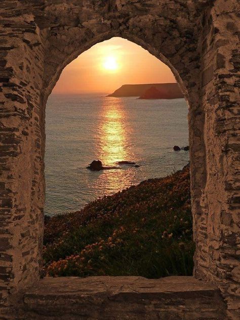 Tintagel Castle, Sunset Photography Nature, Castle Window, Ocean Wallpaper, Sunset Wallpaper, Window View, Open Window, Through The Window, Pretty Places