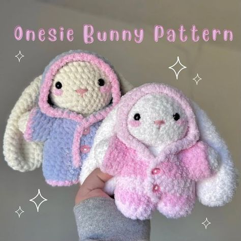 Onesie Bunny Crochet Pattern Crochet toys ideas #crochettoysideas #crochet #crochettoy #crochetpattern #crochetpatterns 2.68 Easy Crochet Animals, Bunny Crochet, Crochet Design Pattern, Kawaii Crochet, Beginner Crochet Projects, Crochet Fashion Patterns, Fun Crochet Projects, Diy Crochet Projects, Crochet Bunny