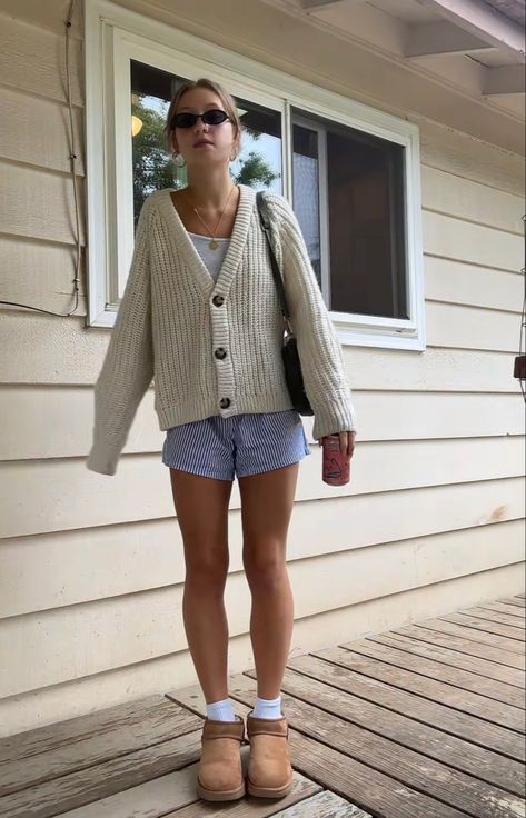 Shorts And Cardigan Outfit, Class Outfit, Cute Fall Outfits, Swaggy Outfits, Cute Everyday Outfits, Outfit Inspo Fall, Casual Style Outfits, Fall Winter Outfits, Cute Casual Outfits