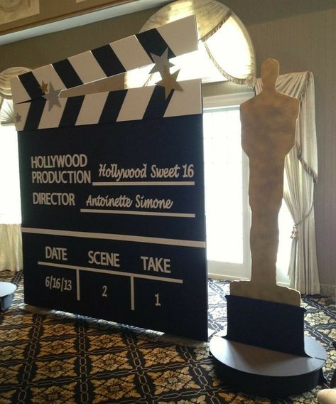 Clap Board, Oscars Theme Party, Deco Cinema, Hollywood Birthday Parties, Oscars Party Ideas, Cinema Party, Hollywood Birthday, Movie Night Birthday Party, Bollywood Theme