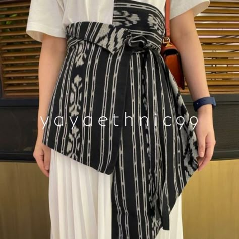 Obi Belt Batik, Deconstruction Fashion, Batik Clothing, Thrifted Fashion, Couture Skirts, Tenun Ikat, Traditional Dresses Designs, Ikat Pinggang, Dressy Casual Outfits